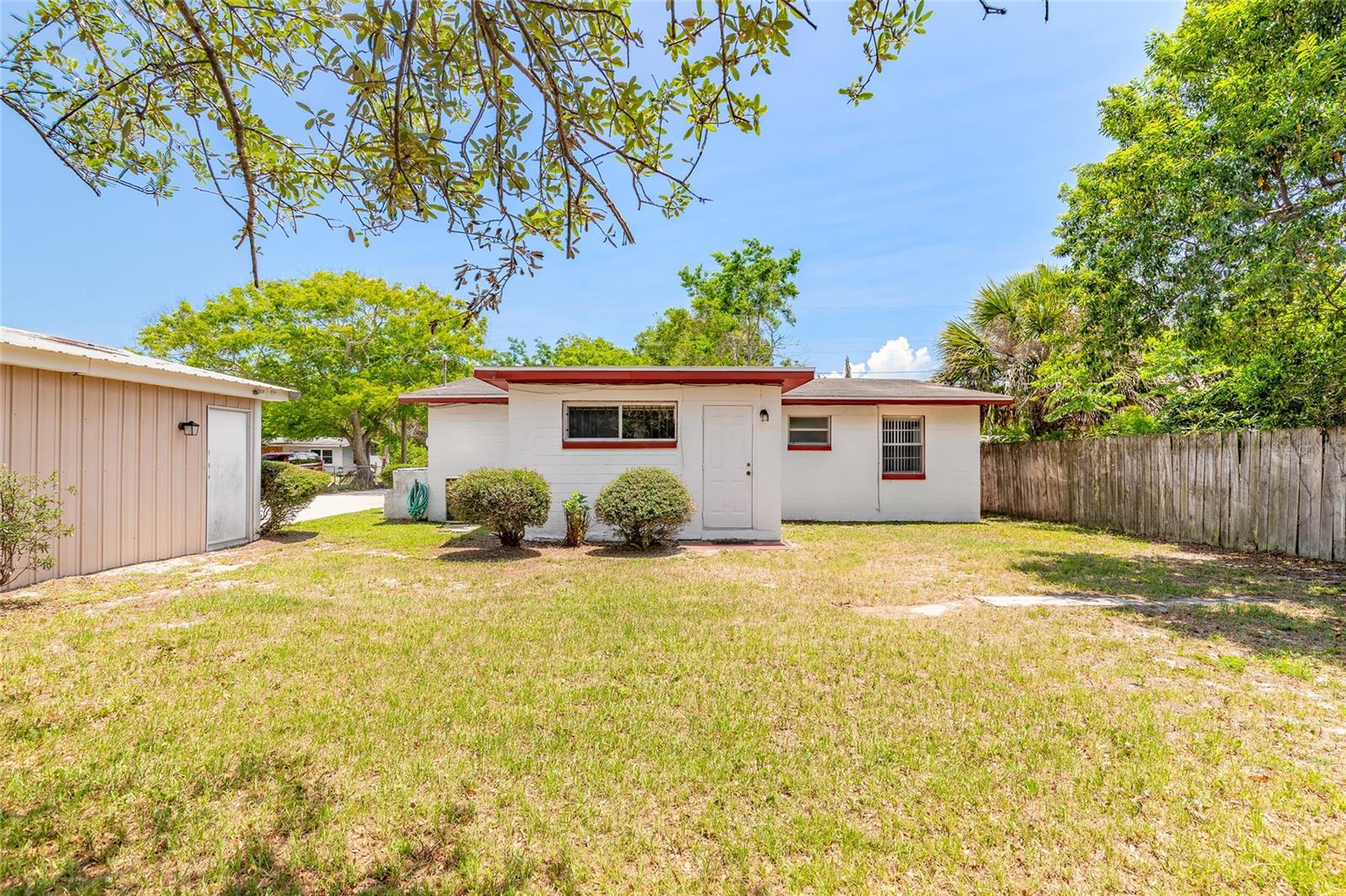 1584 VALENCIA AVE, DAYTONA BEACH, FL, 32117