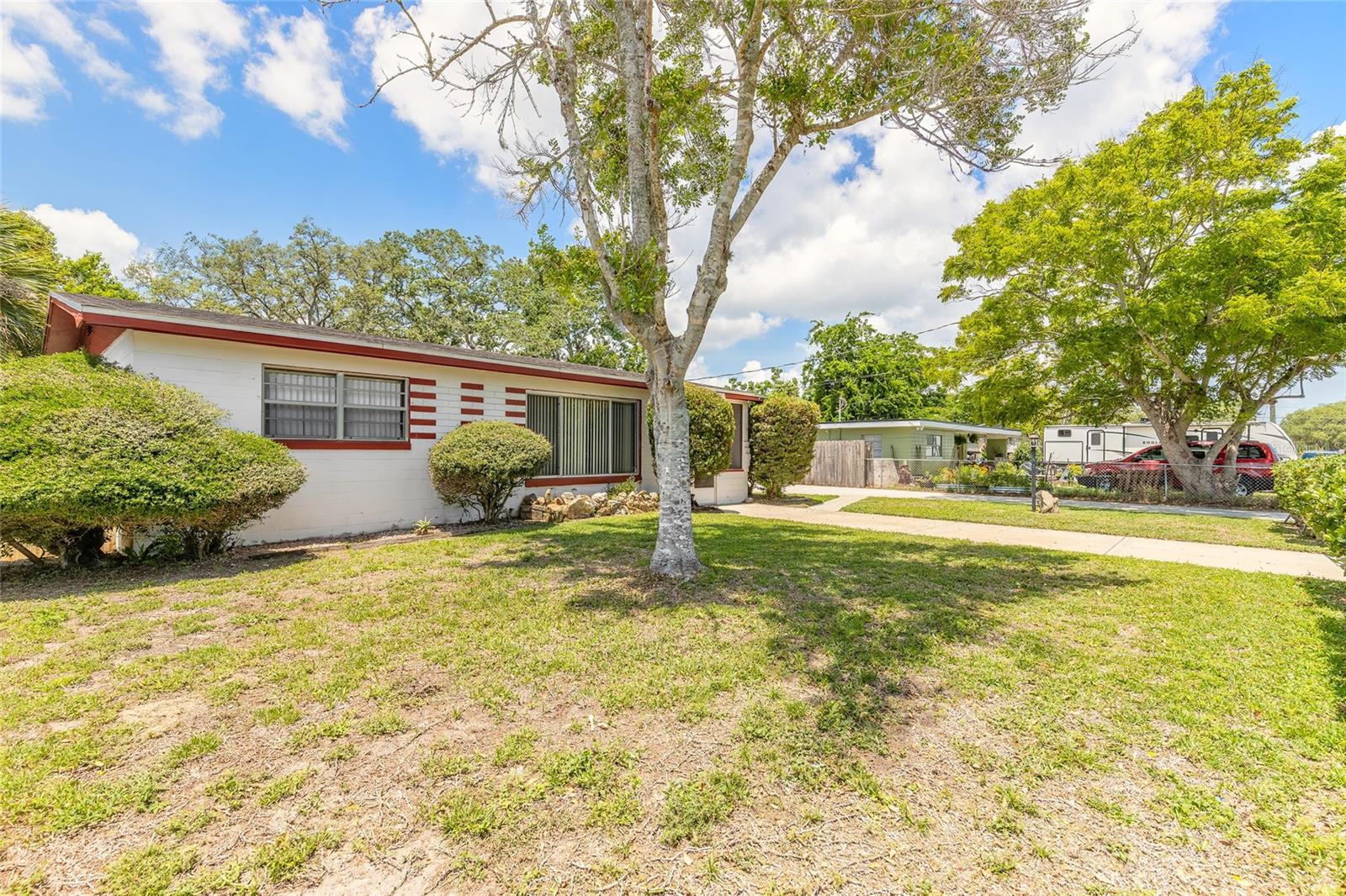 1584 VALENCIA AVE, DAYTONA BEACH, FL, 32117