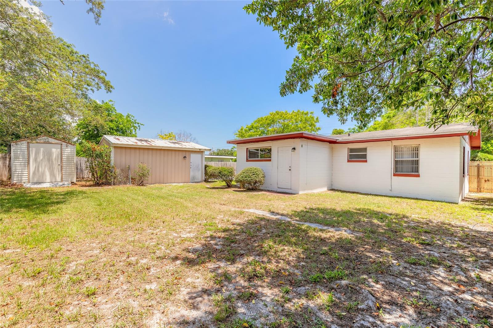 1584 VALENCIA AVE, DAYTONA BEACH, FL, 32117