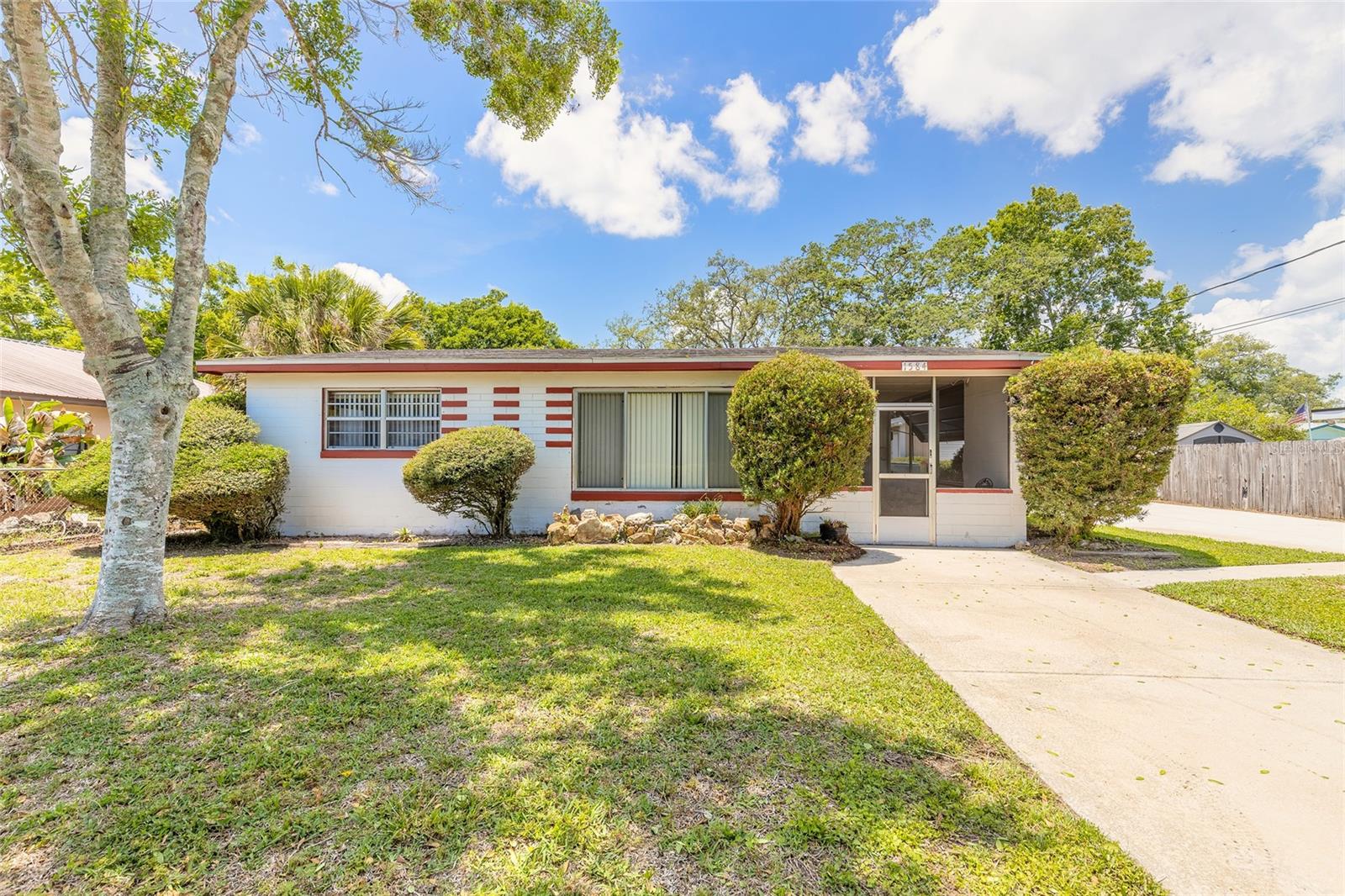 1584 VALENCIA AVE, DAYTONA BEACH, FL, 32117