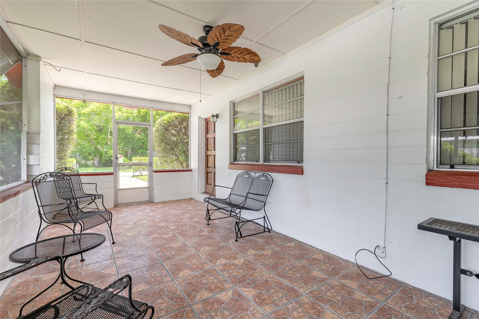 1584 VALENCIA AVE, DAYTONA BEACH, FL, 32117