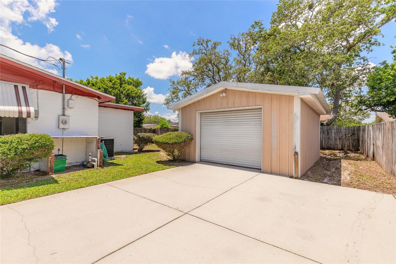 1584 VALENCIA AVE, DAYTONA BEACH, FL, 32117