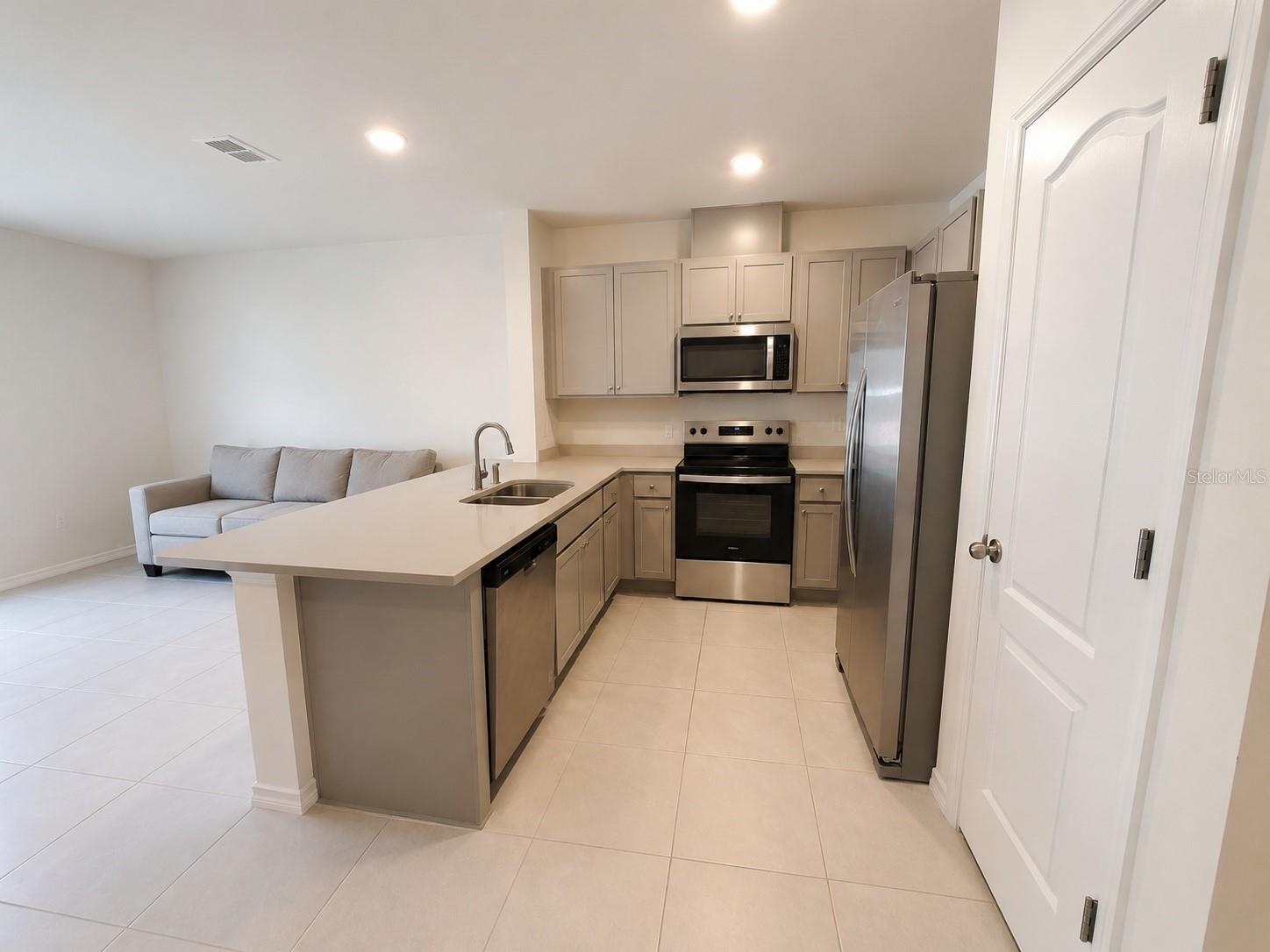 2393 PENGUIN BLVD, DAVENPORT, FL, 33837