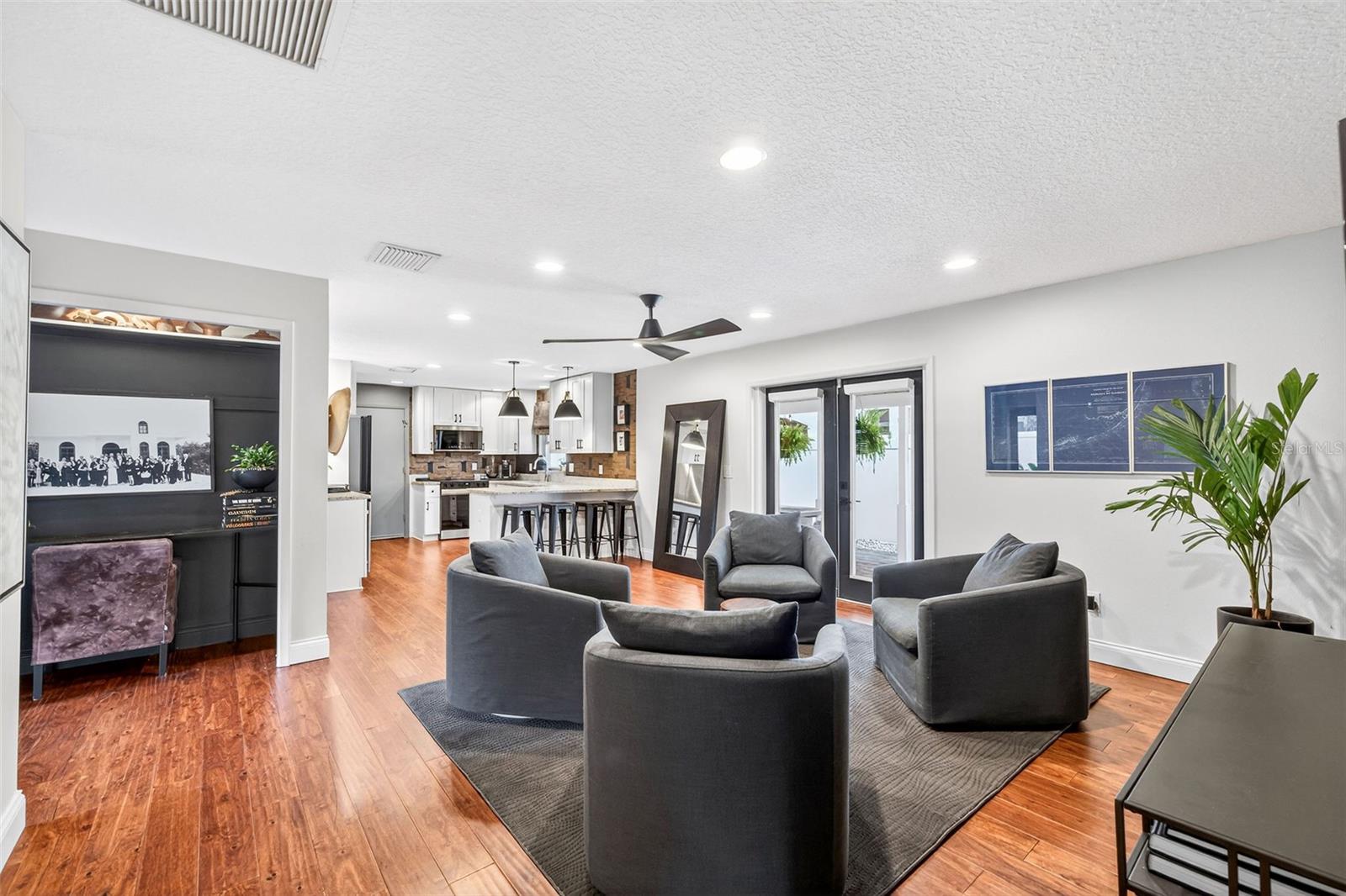 1523 EASTIN AVE, ORLANDO, FL, 32804