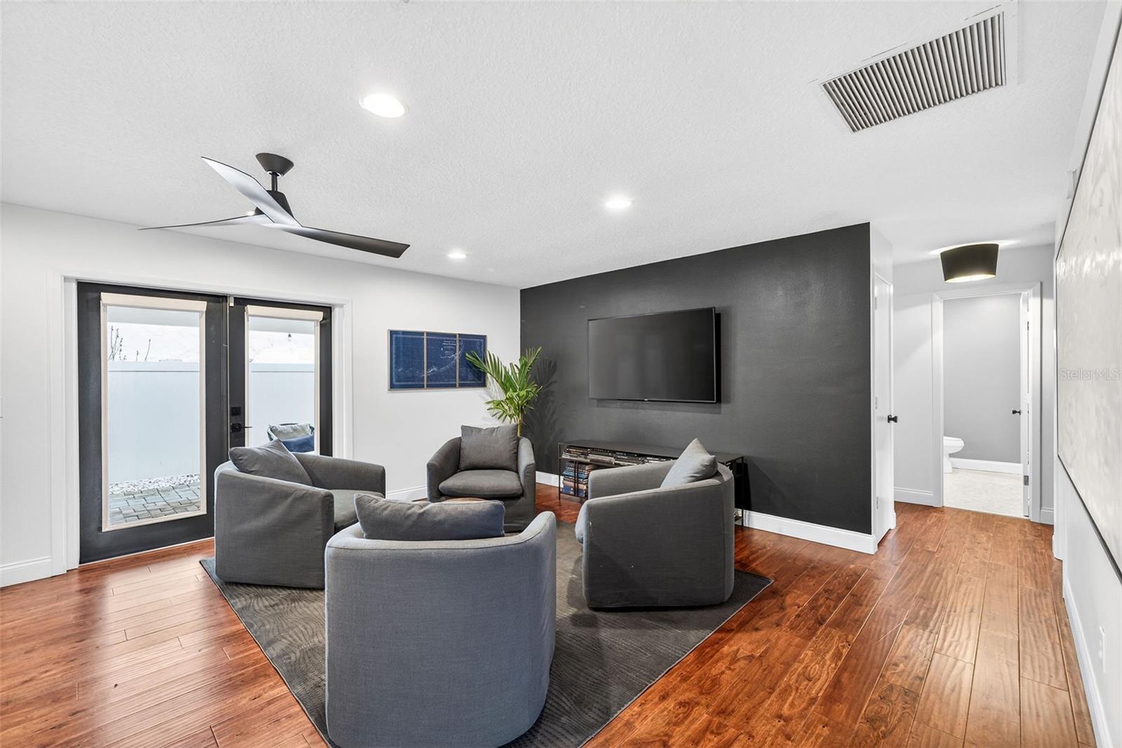 1523 EASTIN AVE, ORLANDO, FL, 32804