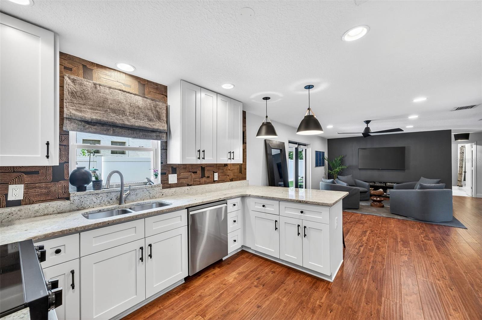 1523 EASTIN AVE, ORLANDO, FL, 32804
