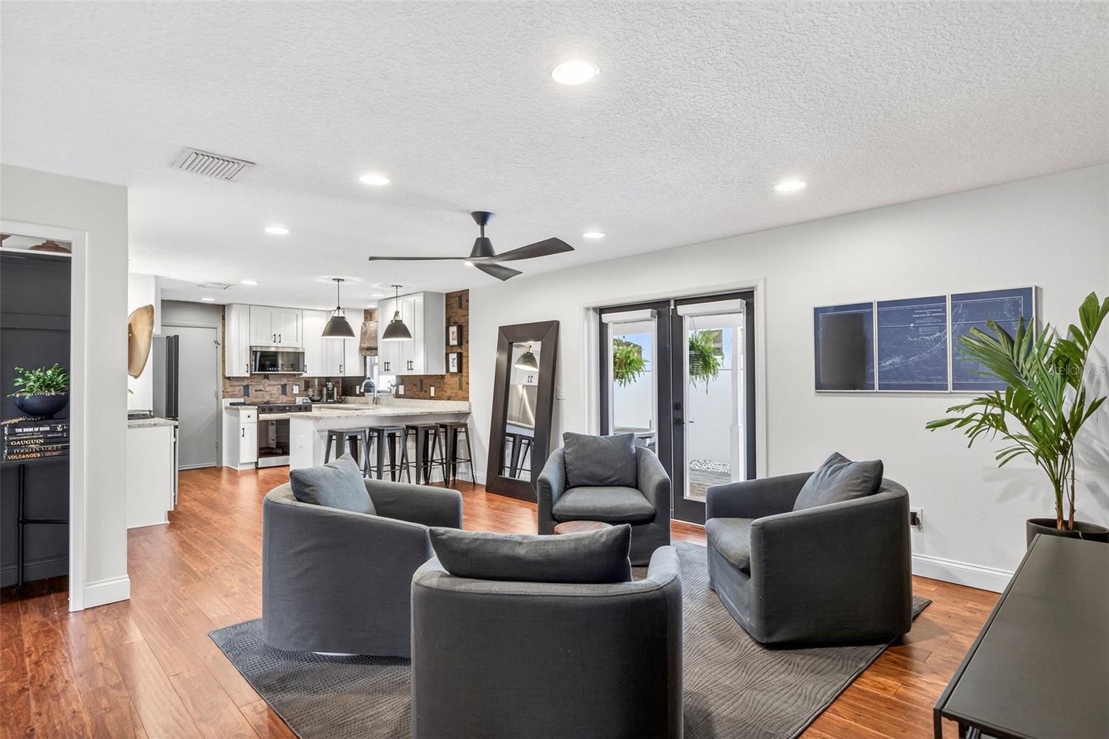 1523 EASTIN AVE, ORLANDO, FL, 32804