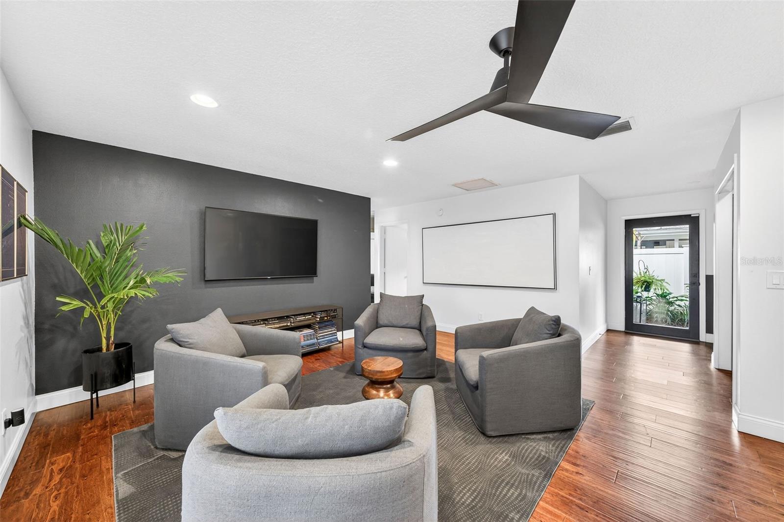 1523 EASTIN AVE, ORLANDO, FL, 32804