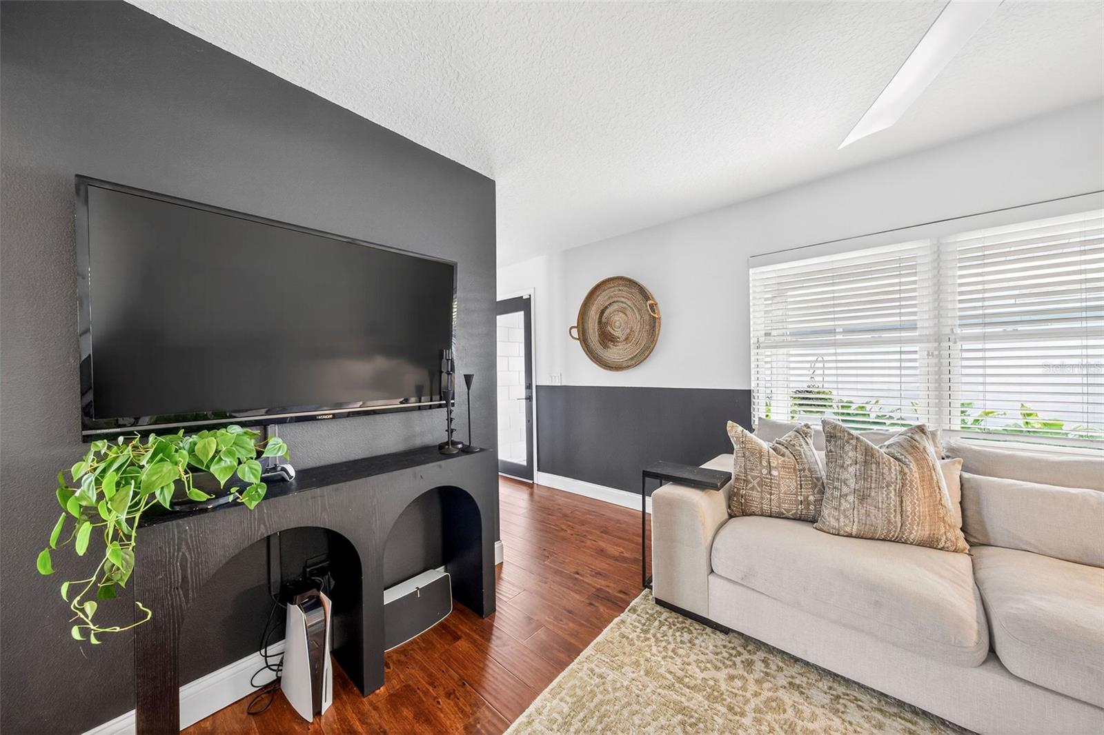 1523 EASTIN AVE, ORLANDO, FL, 32804
