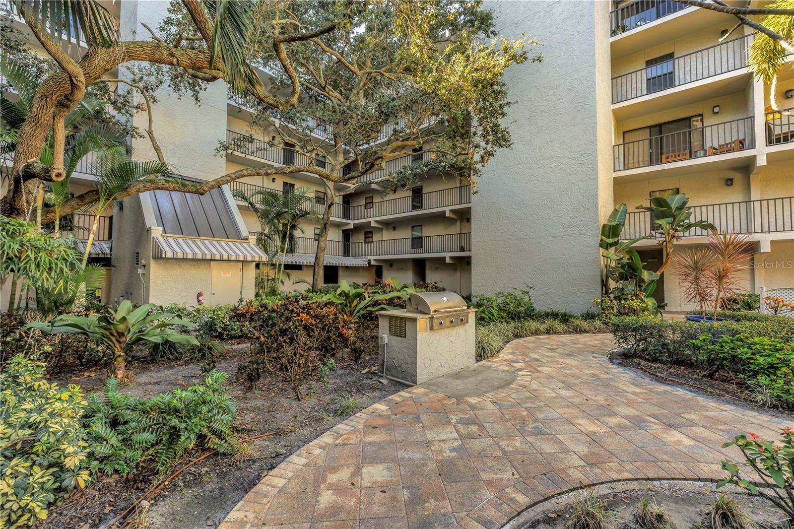 105 4TH AVE NE #220, ST PETERSBURG, FL, 33701