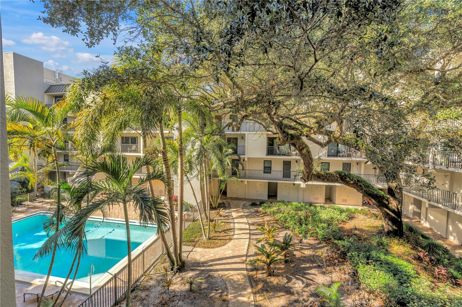 105 4TH AVE NE #220, ST PETERSBURG, FL, 33701
