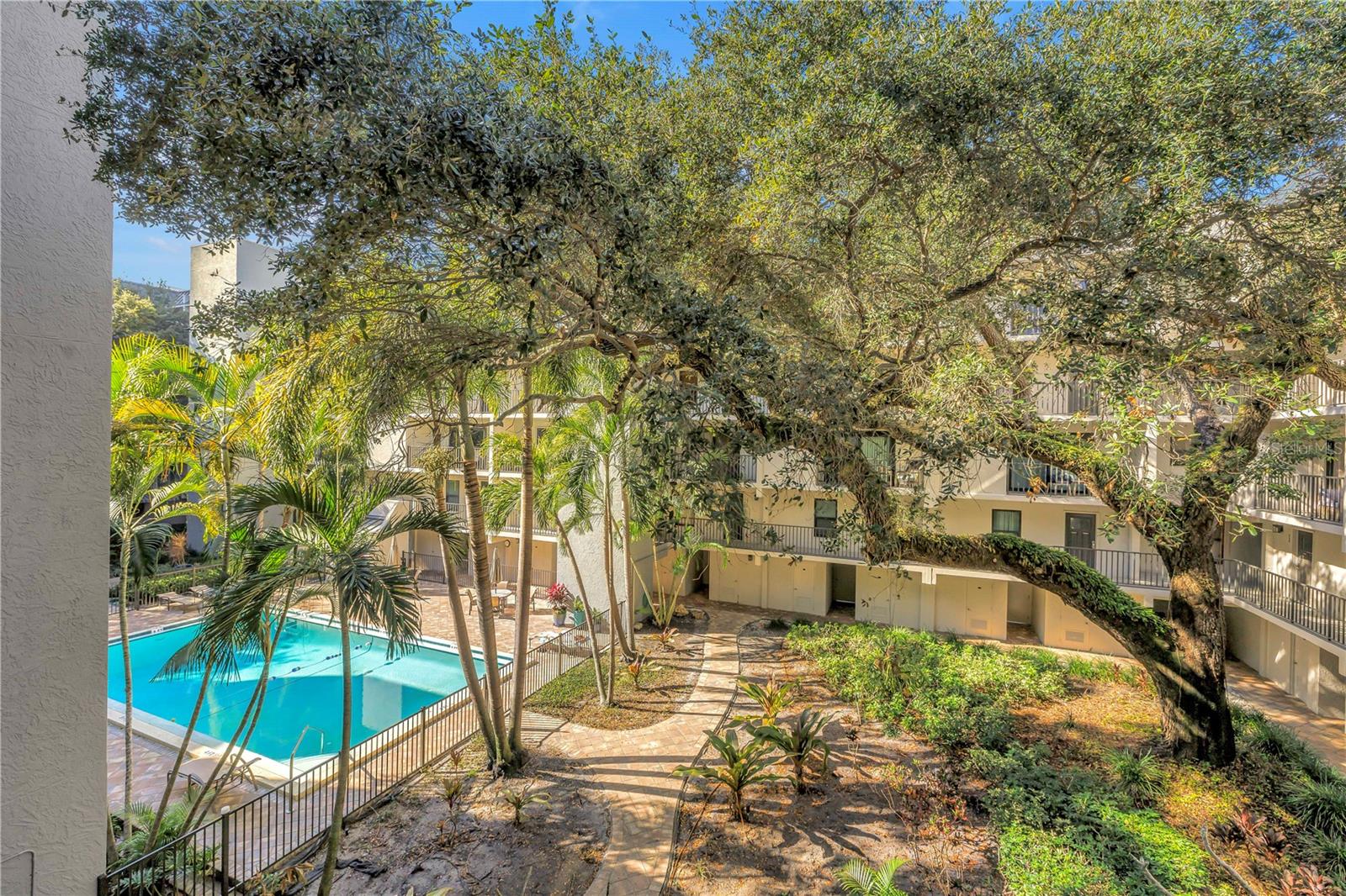 105 4TH AVE NE #220, ST PETERSBURG, FL, 33701