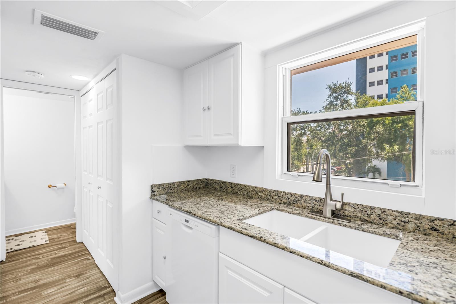 105 4TH AVE NE #220, ST PETERSBURG, FL, 33701