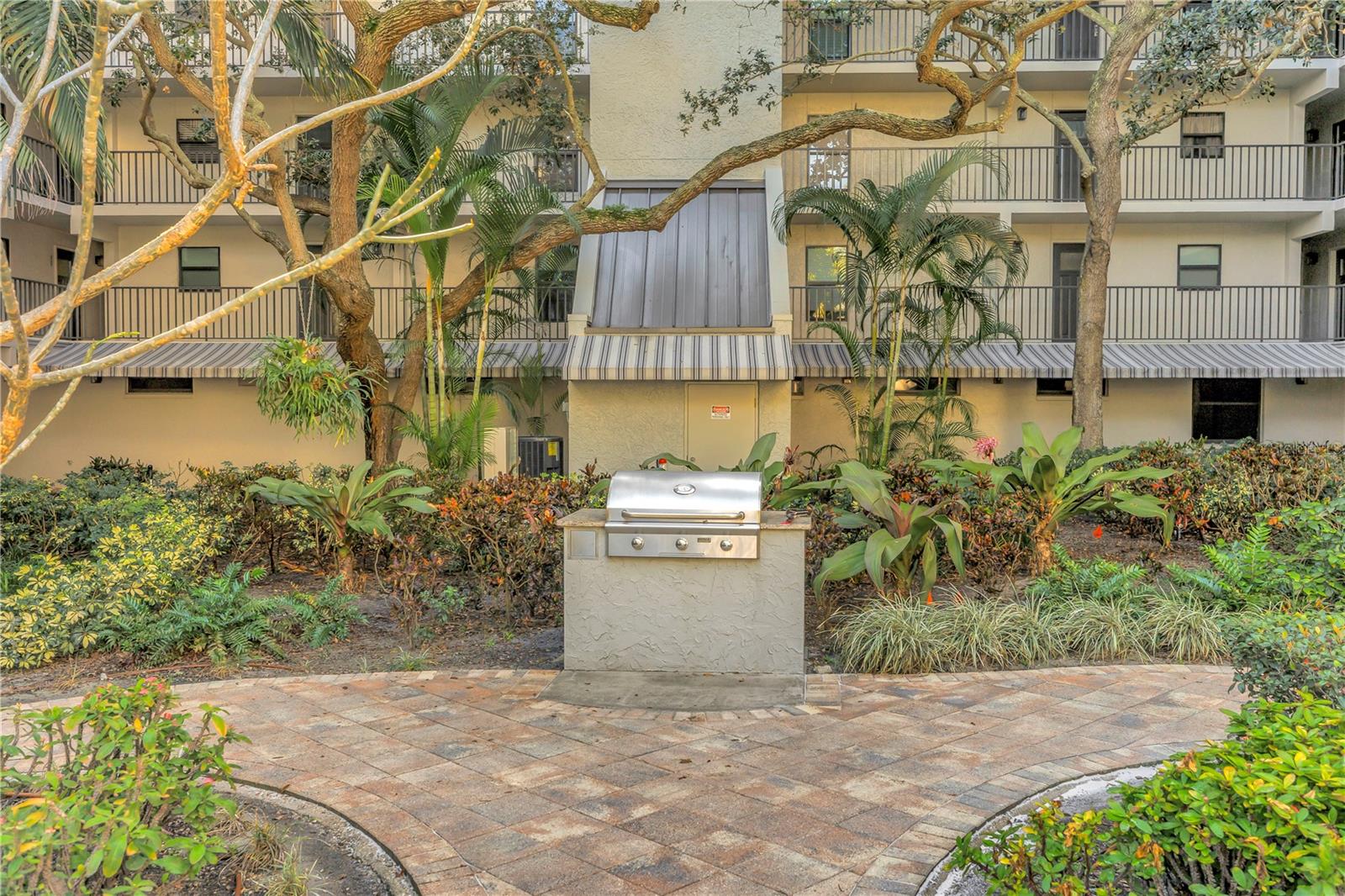 105 4TH AVE NE #220, ST PETERSBURG, FL, 33701