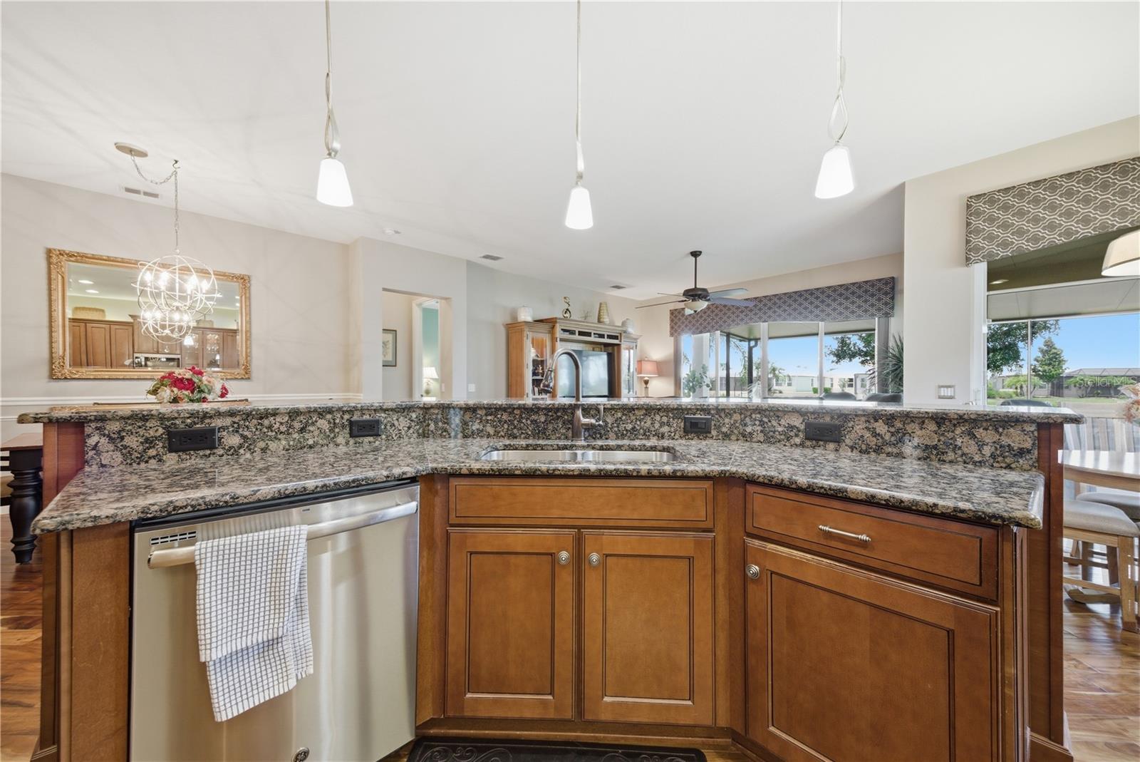 16239 CAPE CORAL DR, WIMAUMA, FL, 33598