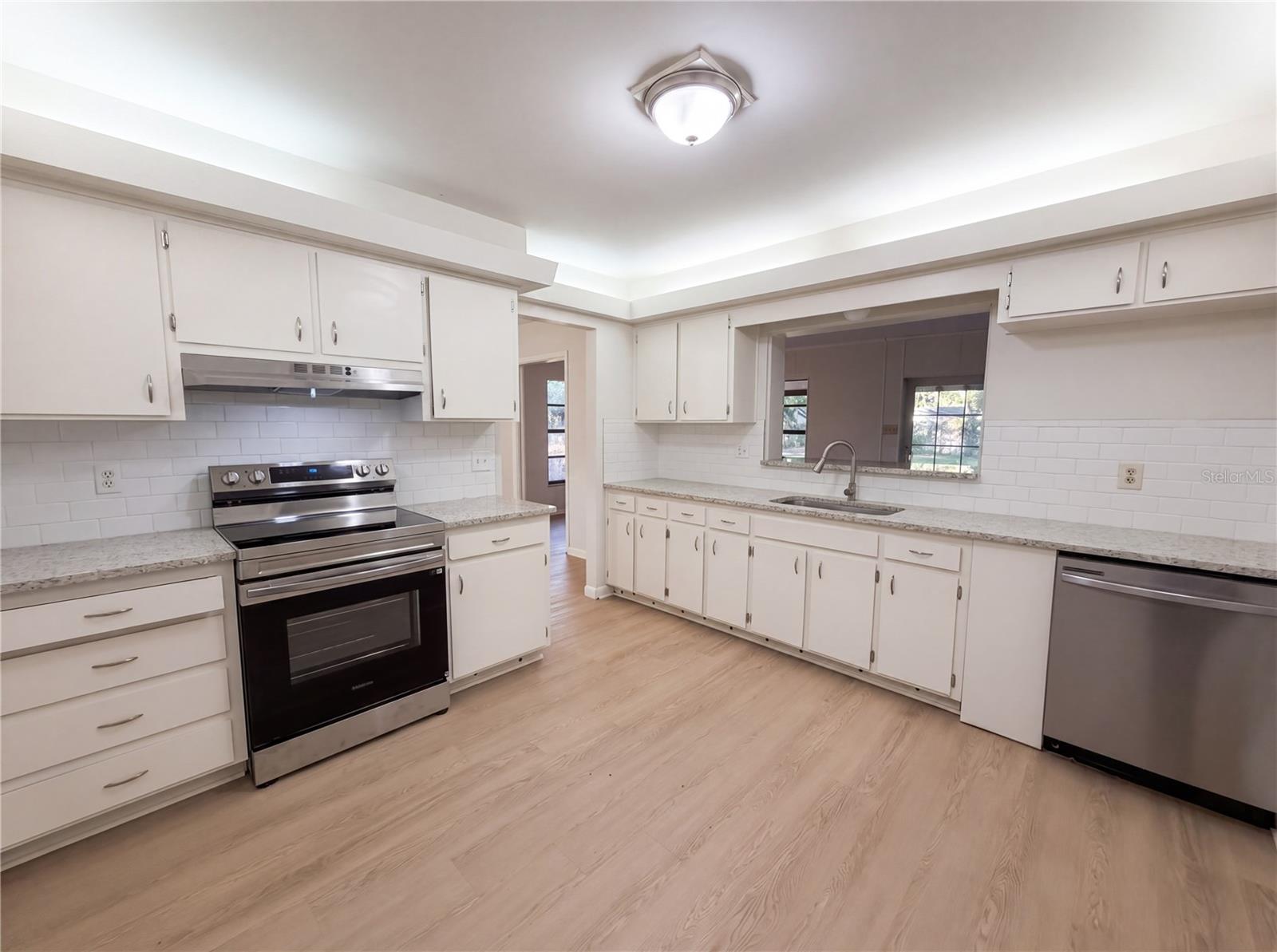 103 S KINGSWAY RD, SEFFNER, FL, 33584