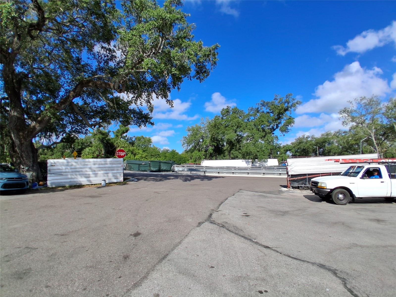 7001 CAUSEWAY BLVD, TAMPA, FL, 33619