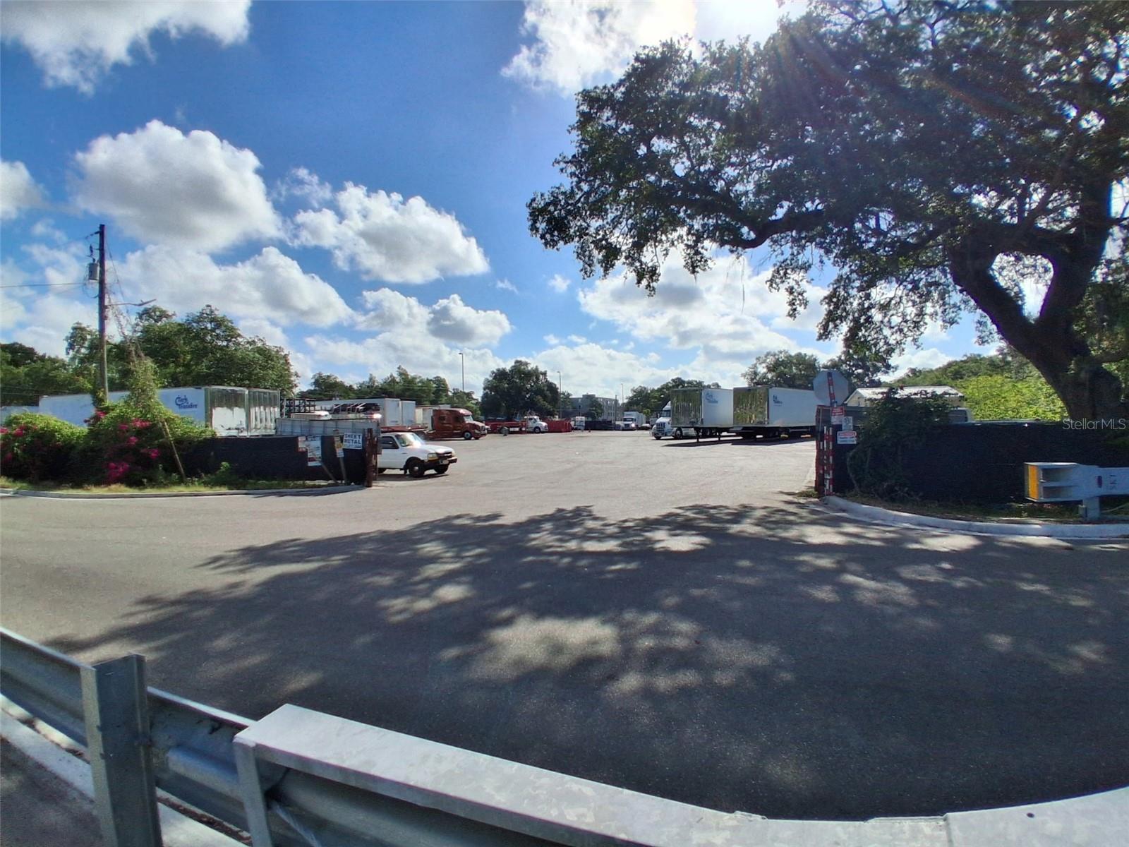 7001 CAUSEWAY BLVD, TAMPA, FL, 33619