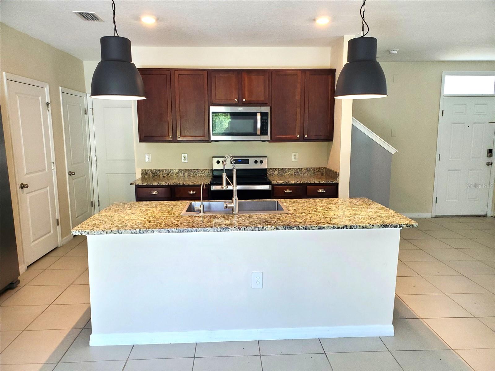 32871 BROOKS HAWK LN, WESLEY CHAPEL, FL, 33543