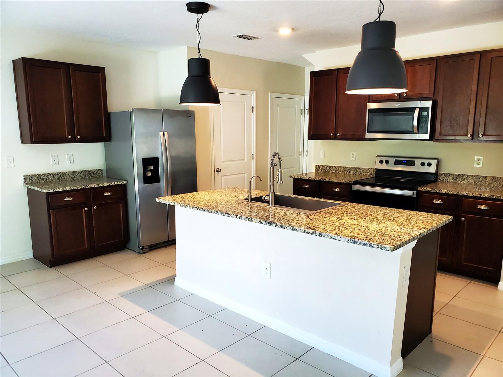 32871 BROOKS HAWK LN, WESLEY CHAPEL, FL, 33543
