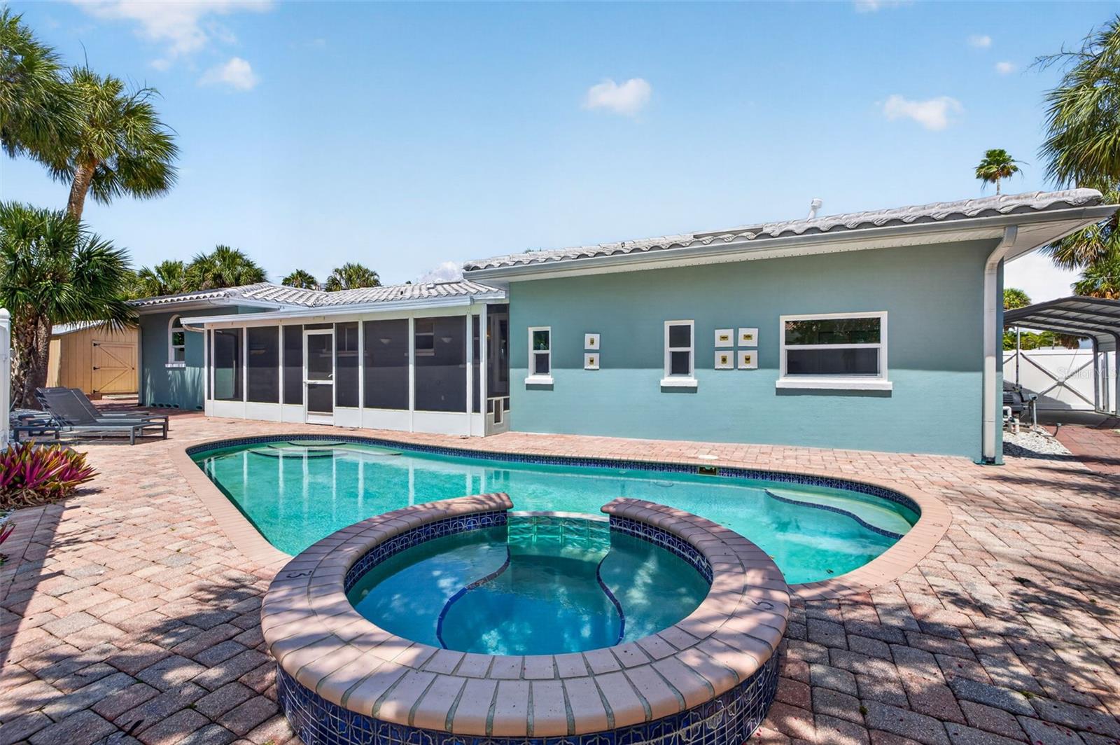 976 NARCISSUS AVE, CLEARWATER BEACH, FL, 33767