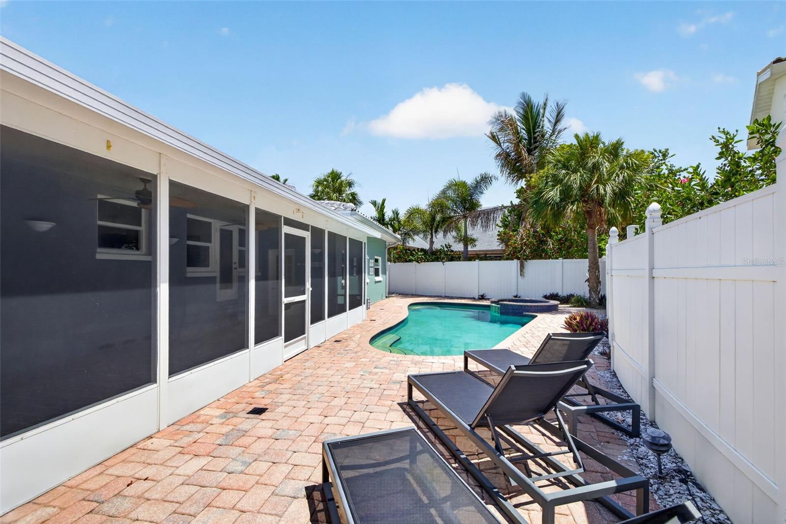 976 NARCISSUS AVE, CLEARWATER BEACH, FL, 33767