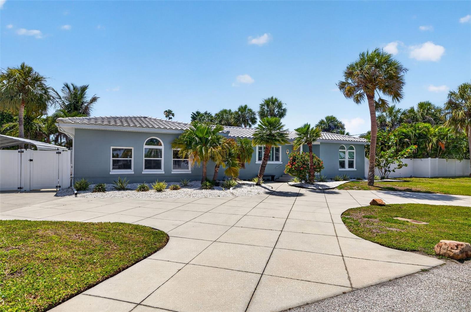 976 NARCISSUS AVE, CLEARWATER BEACH, FL, 33767