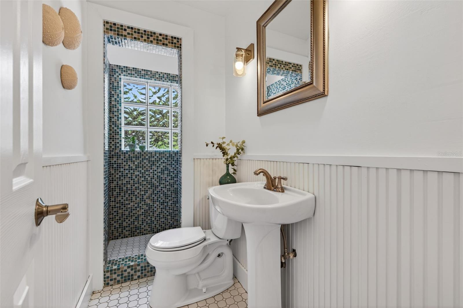 976 NARCISSUS AVE, CLEARWATER BEACH, FL, 33767