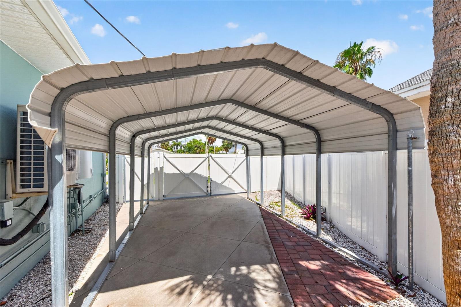 976 NARCISSUS AVE, CLEARWATER BEACH, FL, 33767