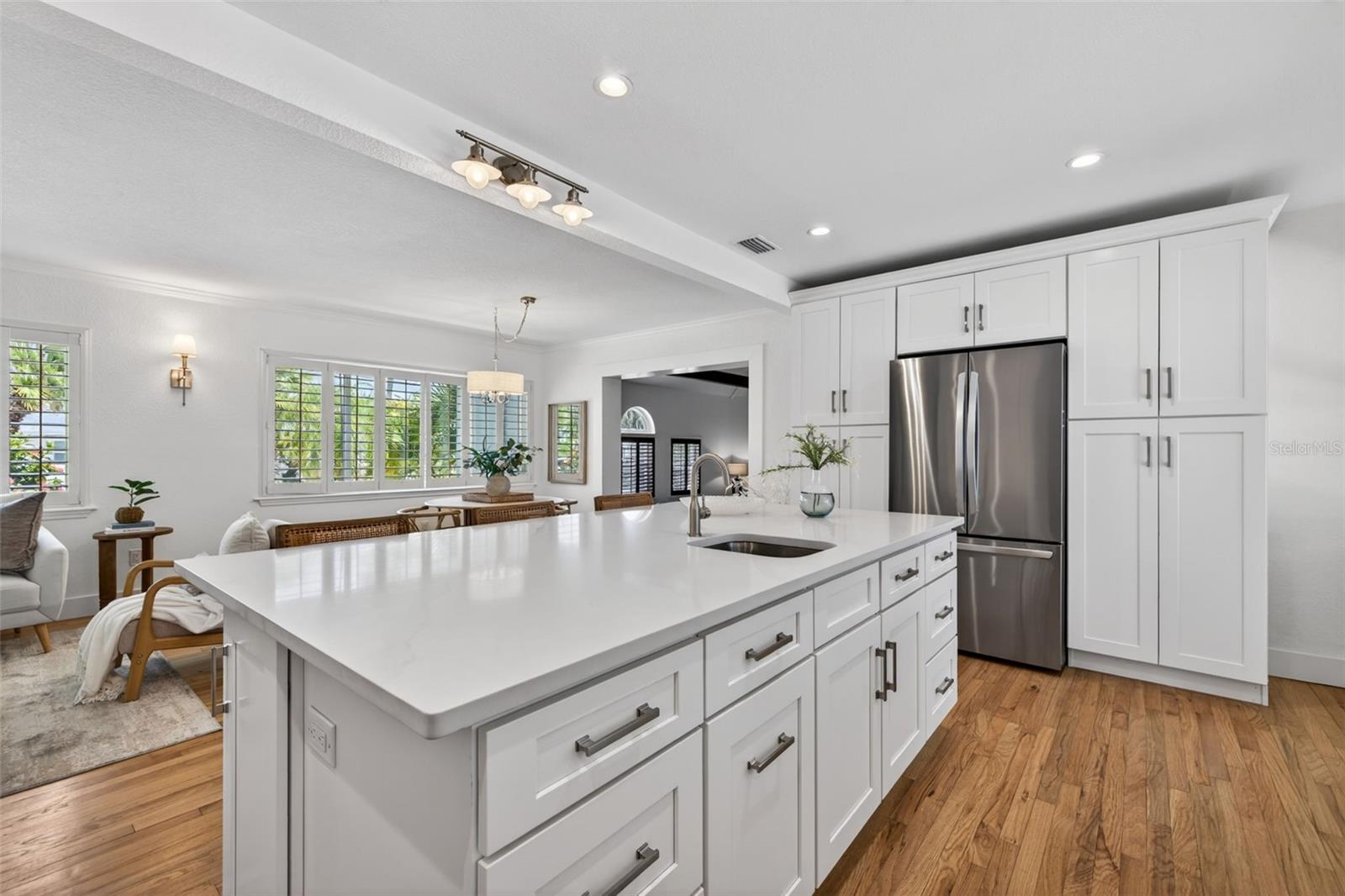 976 NARCISSUS AVE, CLEARWATER BEACH, FL, 33767