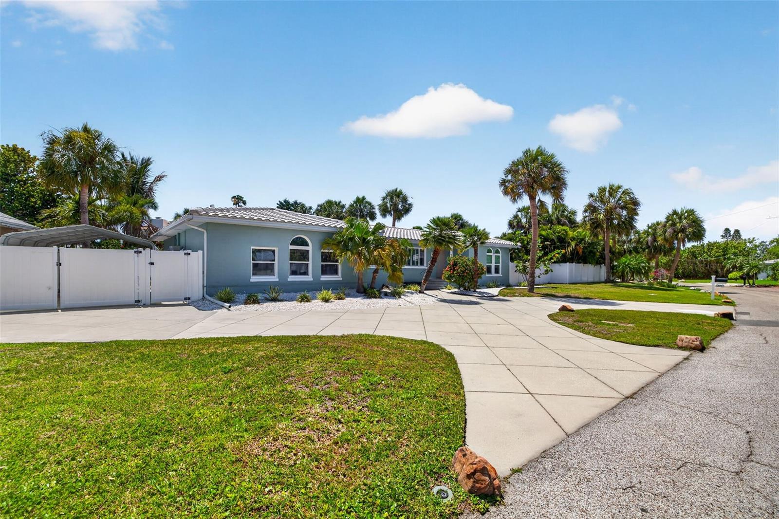 976 NARCISSUS AVE, CLEARWATER BEACH, FL, 33767
