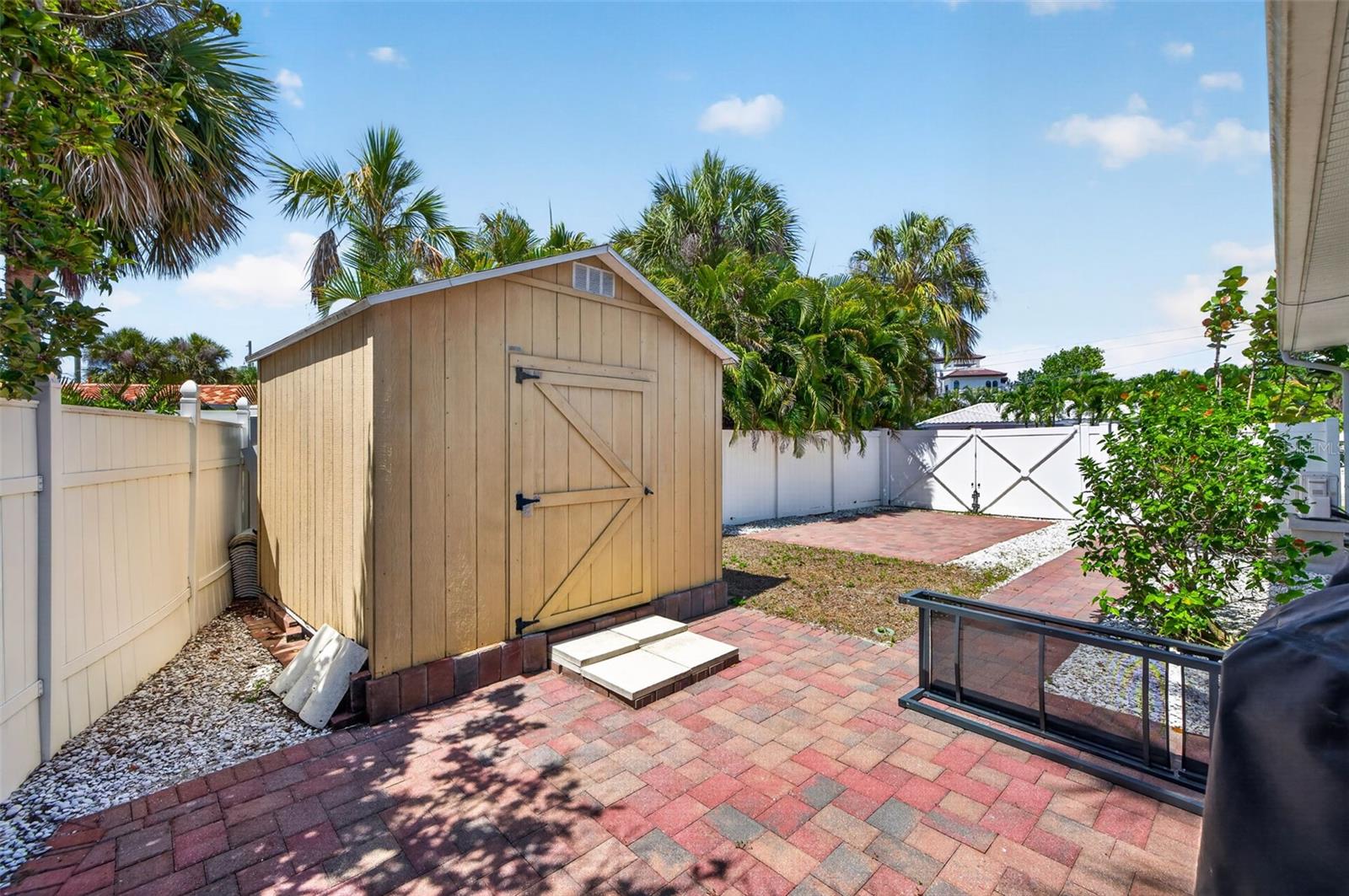 976 NARCISSUS AVE, CLEARWATER BEACH, FL, 33767