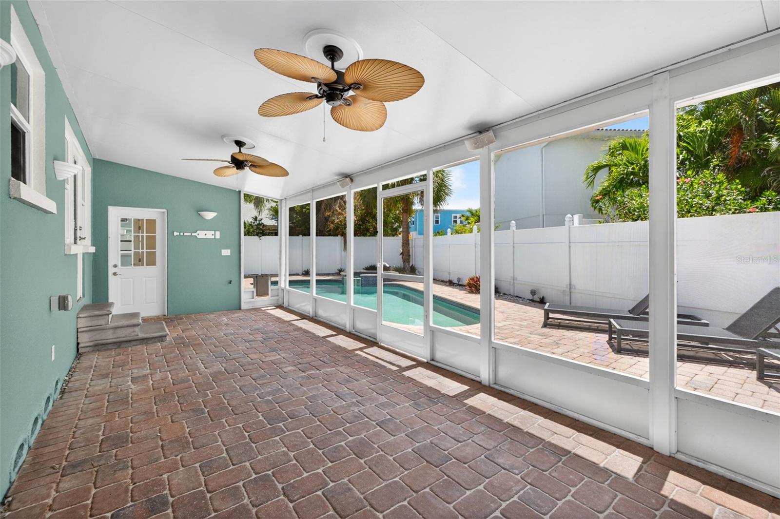 976 NARCISSUS AVE, CLEARWATER BEACH, FL, 33767