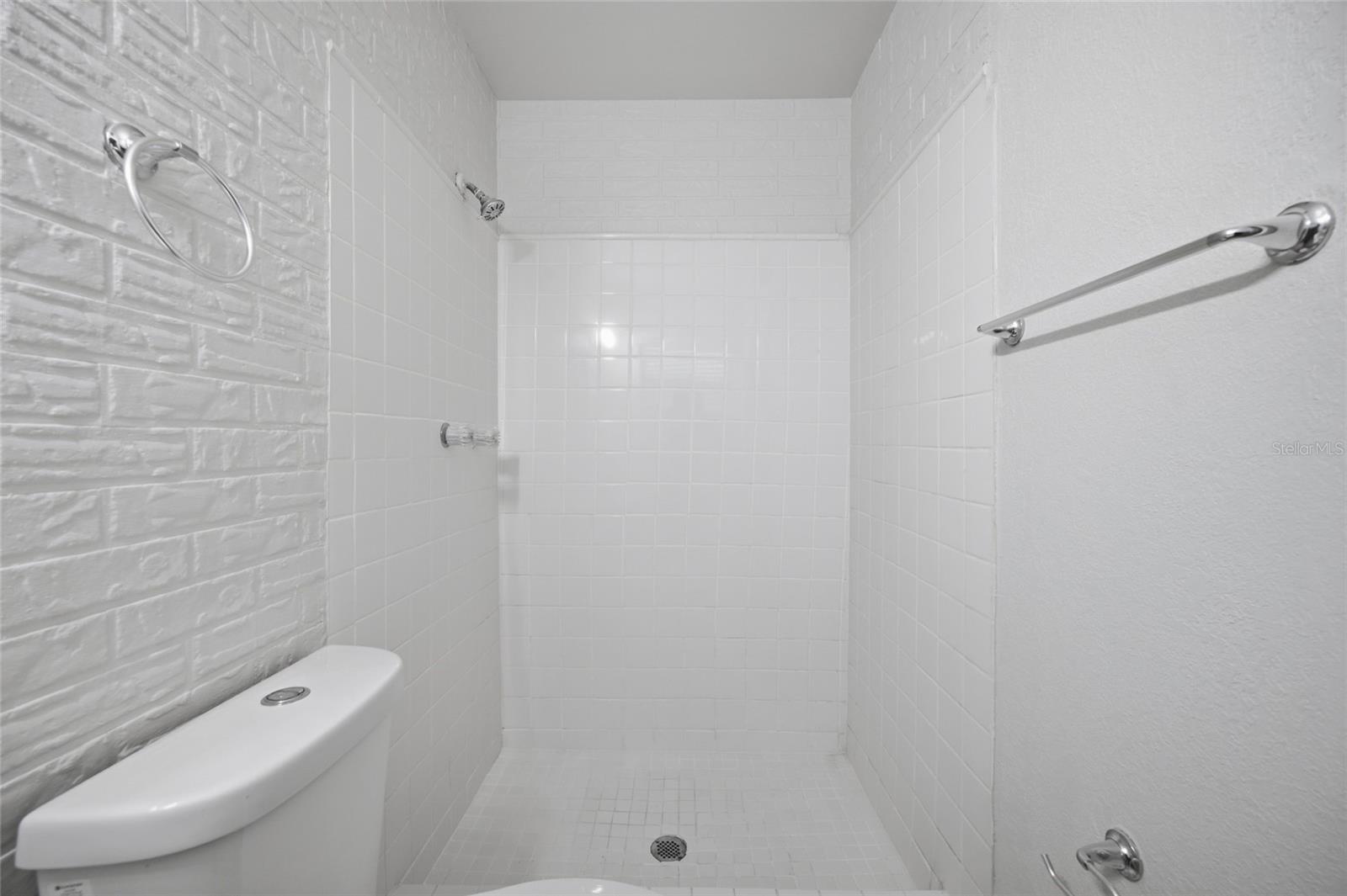 7102 DELLWOOD DR, TAMPA, FL, 33619