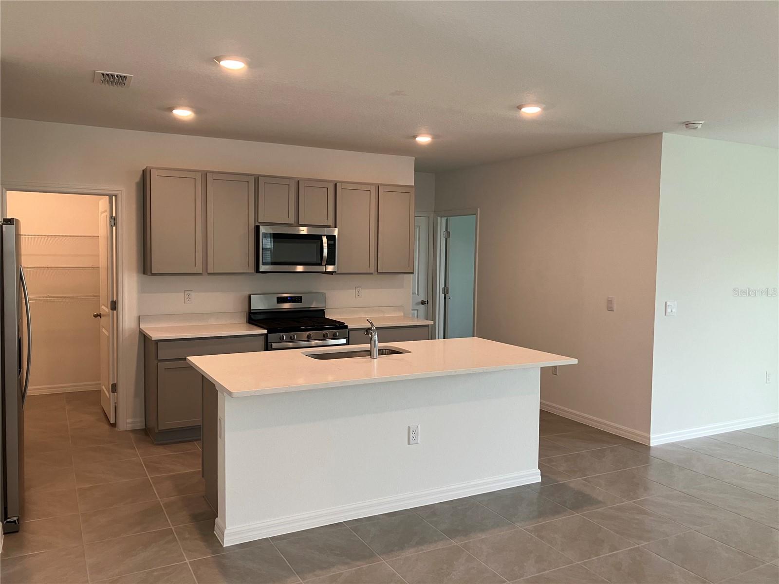 35694 KINSEY PT, ZEPHYRHILLS, FL, 33541