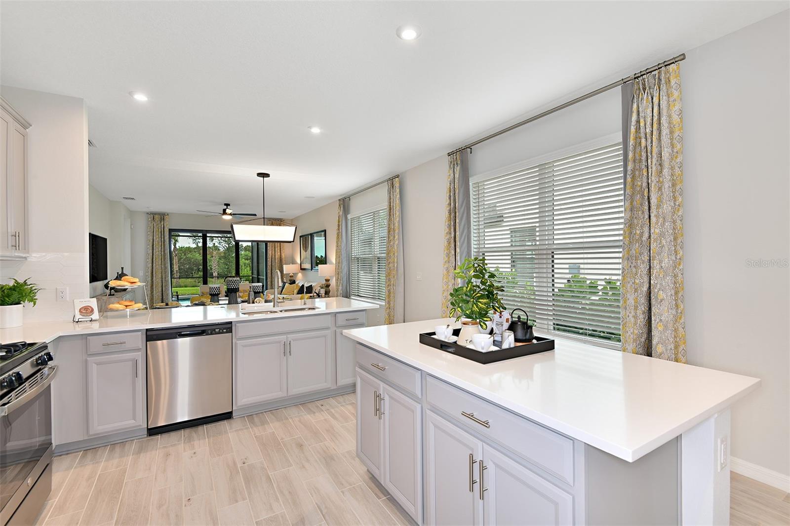 745 STEEL DR, APOLLO BEACH, FL, 33572