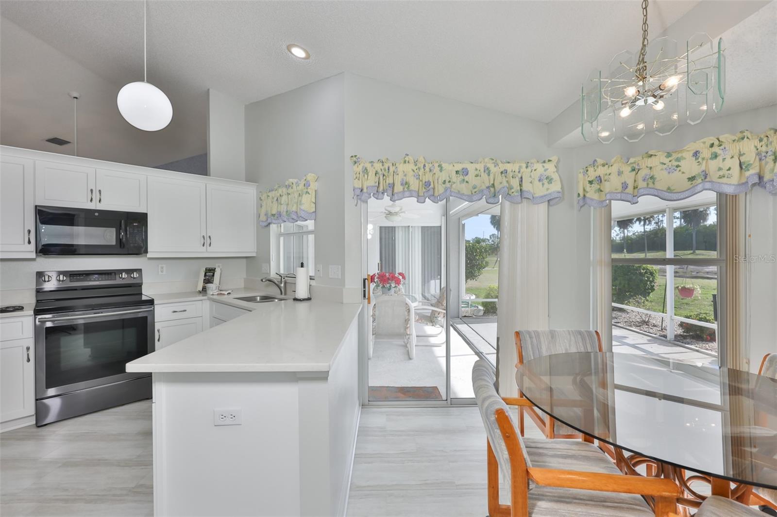 2333 E DEL WEBB BLVD, SUN CITY CENTER, FL, 33573
