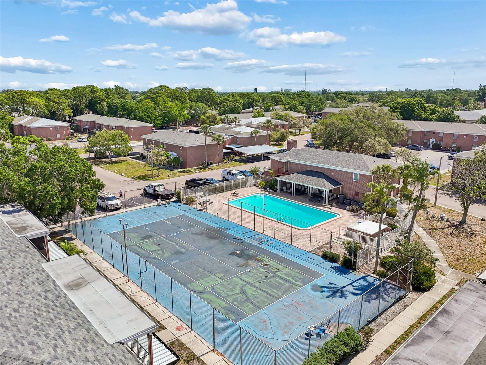 8460 13TH ST N #B, ST PETERSBURG, FL, 33702
