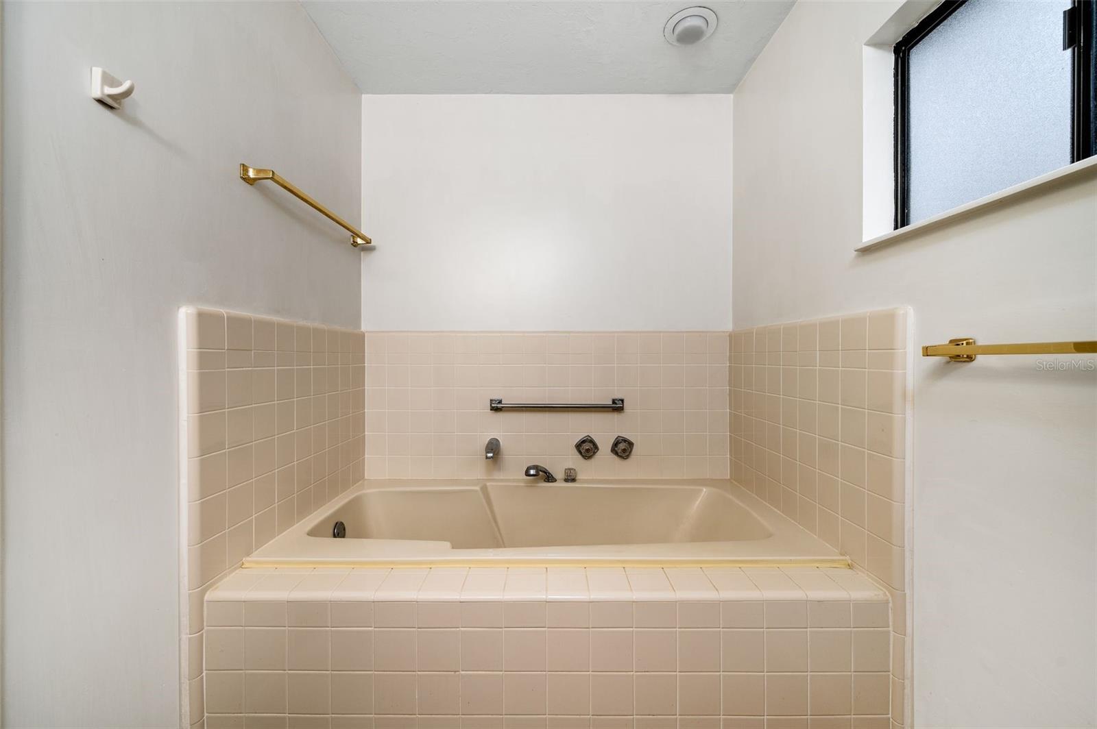 8496 NW 37TH TER, GAINESVILLE, FL, 32653