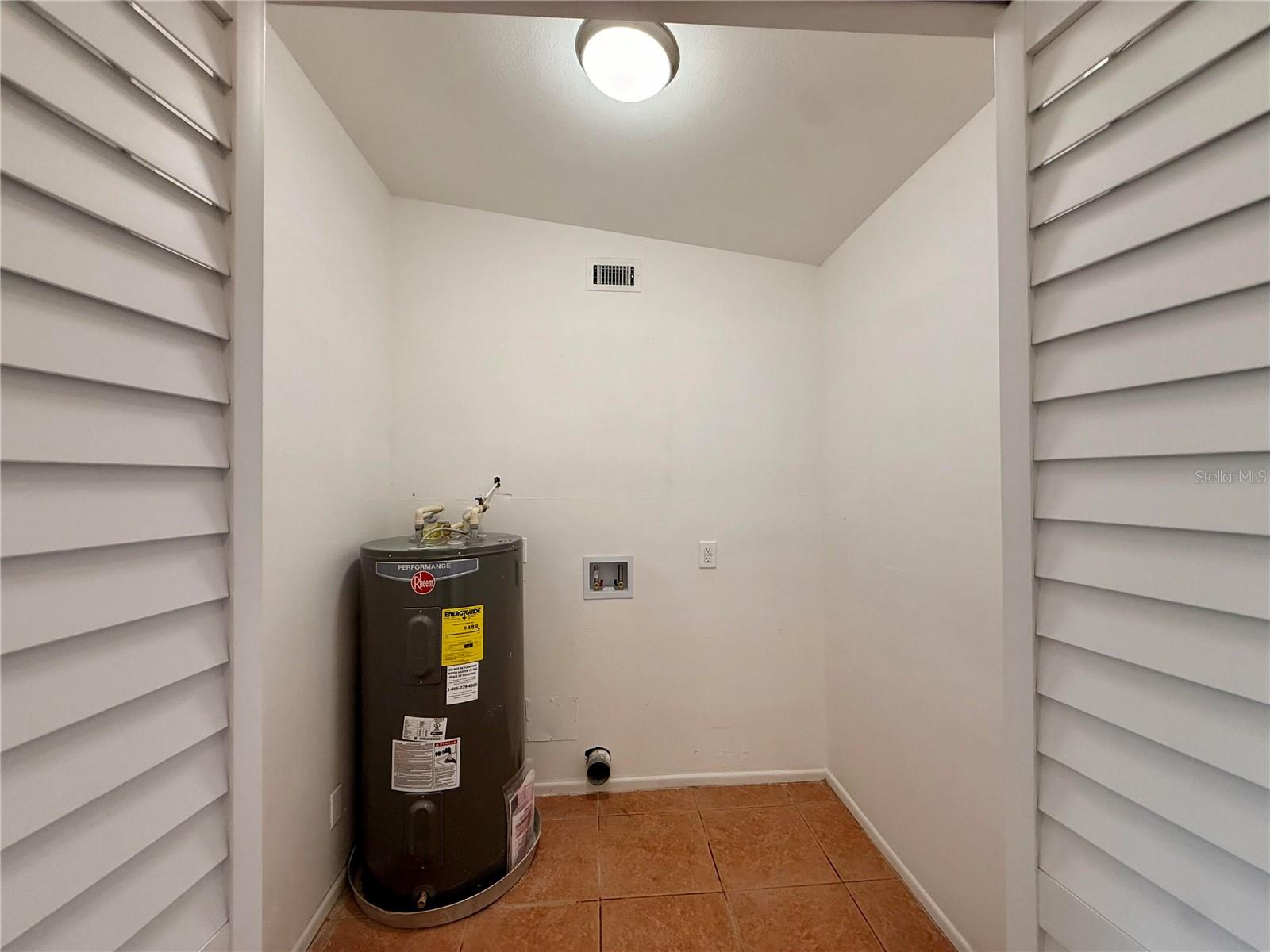 224 W CORNELIUS CIR, SARASOTA, FL, 34232