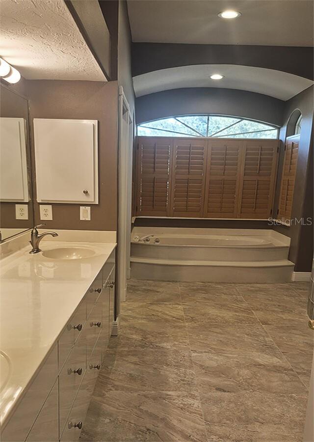 8333 EAGLE LAKE DR, SARASOTA, FL, 34241