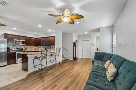 994 CELTIC CIR, TARPON SPRINGS, FL, 34689