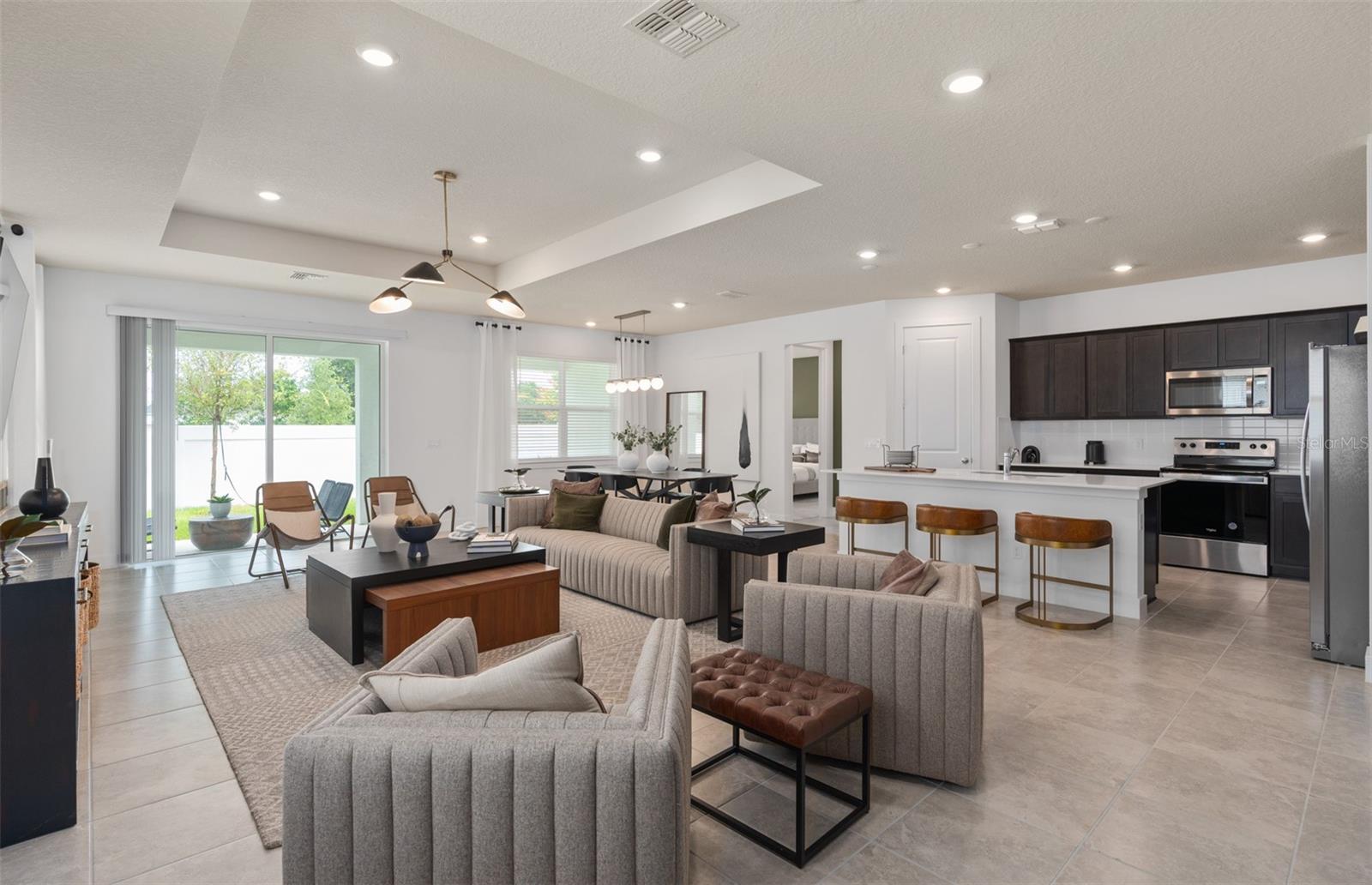 3290 ELLSWORTH AVE, DAVENPORT, FL, 33837