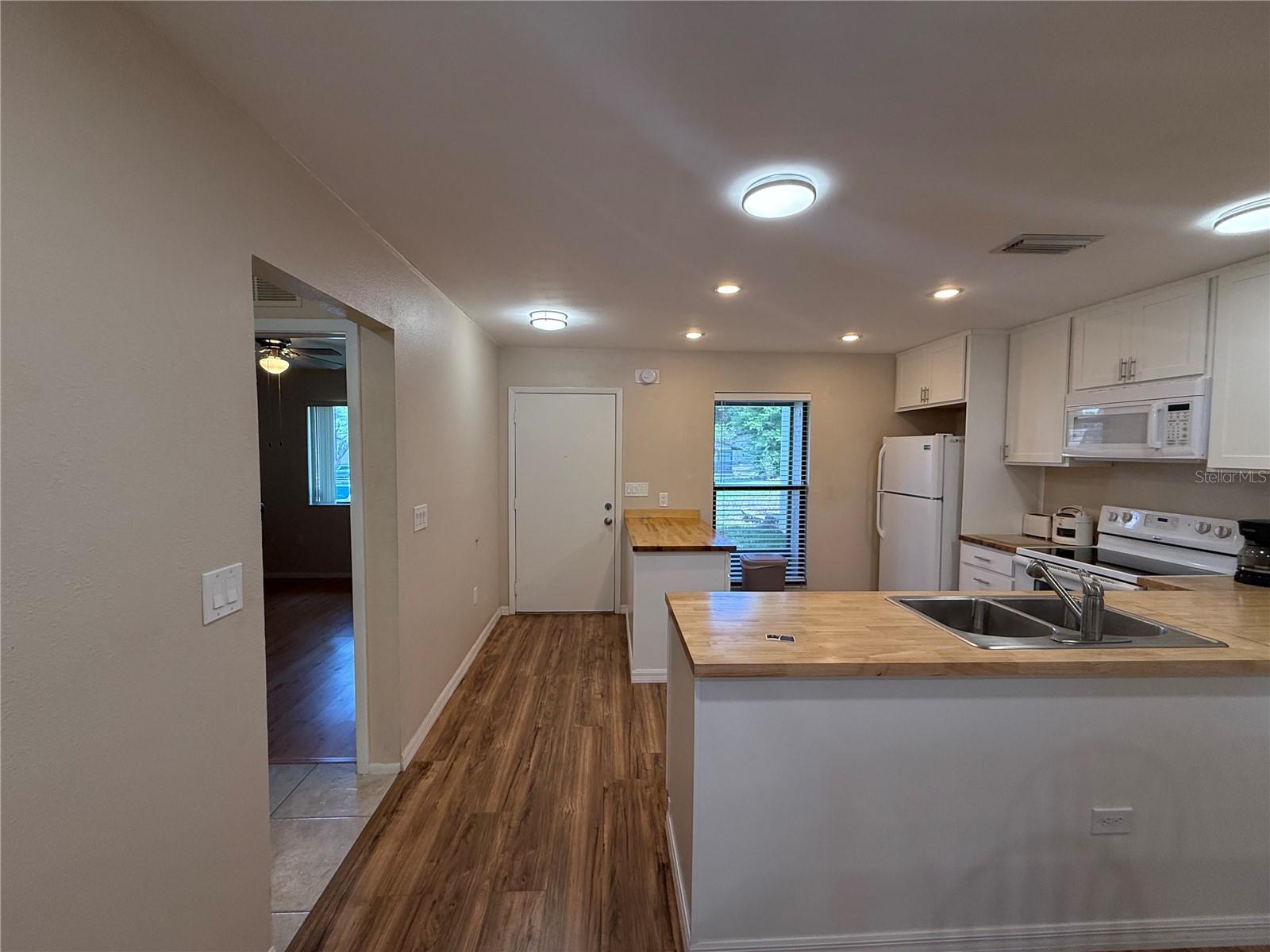 2130 BANCROFT PL #B, PALM HARBOR, FL, 34683