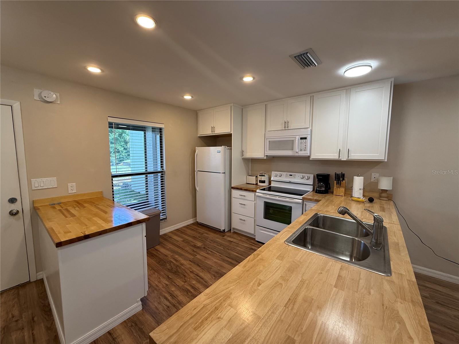 2130 BANCROFT PL #B, PALM HARBOR, FL, 34683