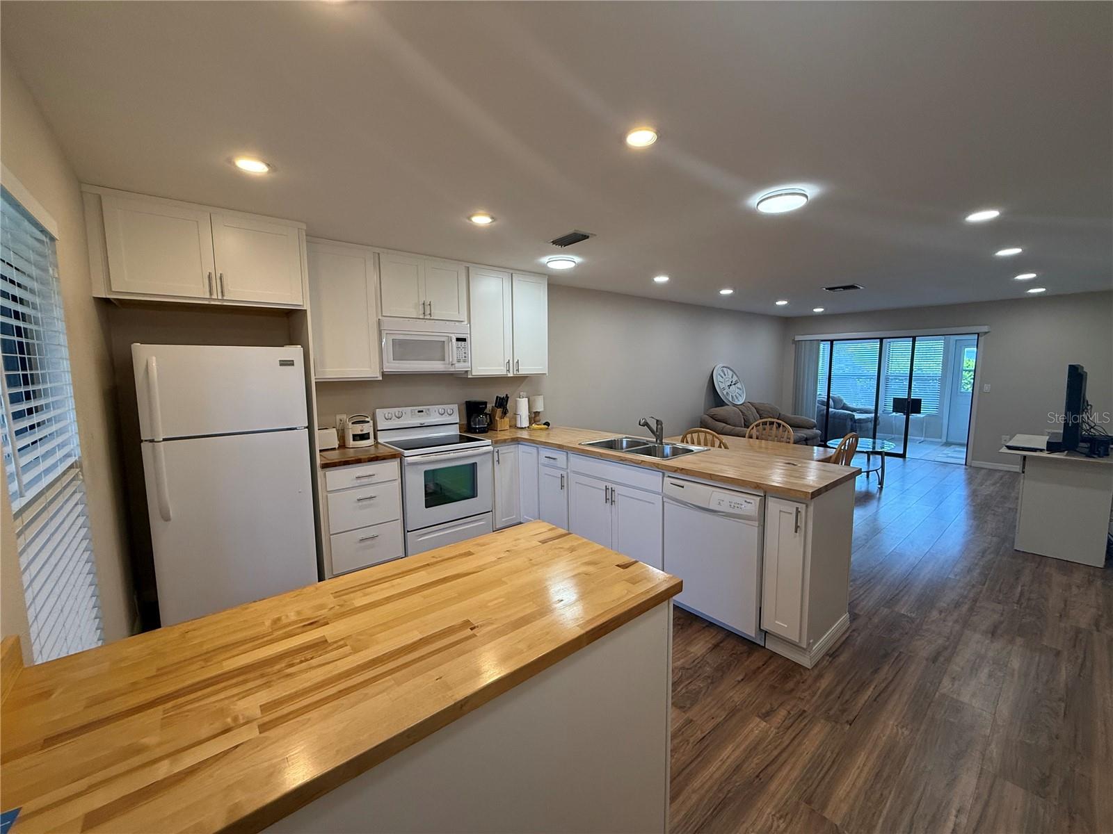 2130 BANCROFT PL #B, PALM HARBOR, FL, 34683