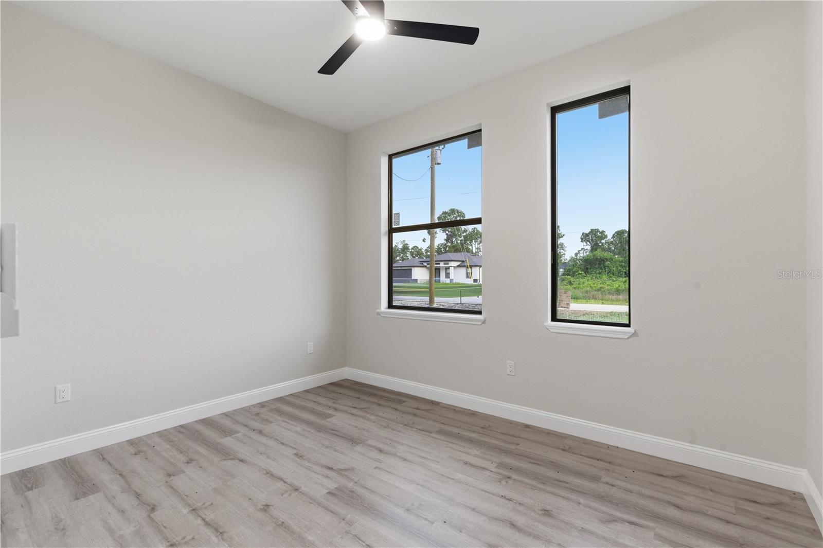 923 MILWAUKEE BLVD, LEHIGH ACRES, FL, 33974