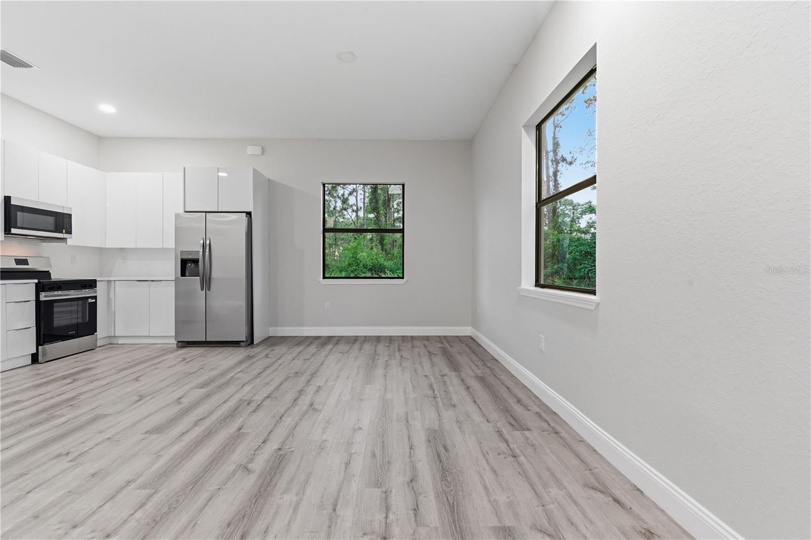 923 MILWAUKEE BLVD, LEHIGH ACRES, FL, 33974