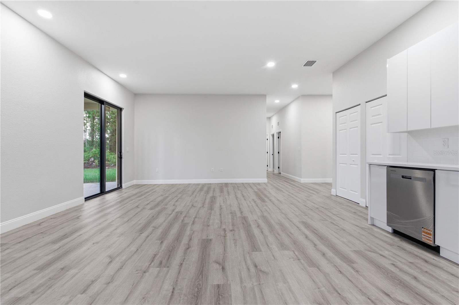 923 MILWAUKEE BLVD, LEHIGH ACRES, FL, 33974