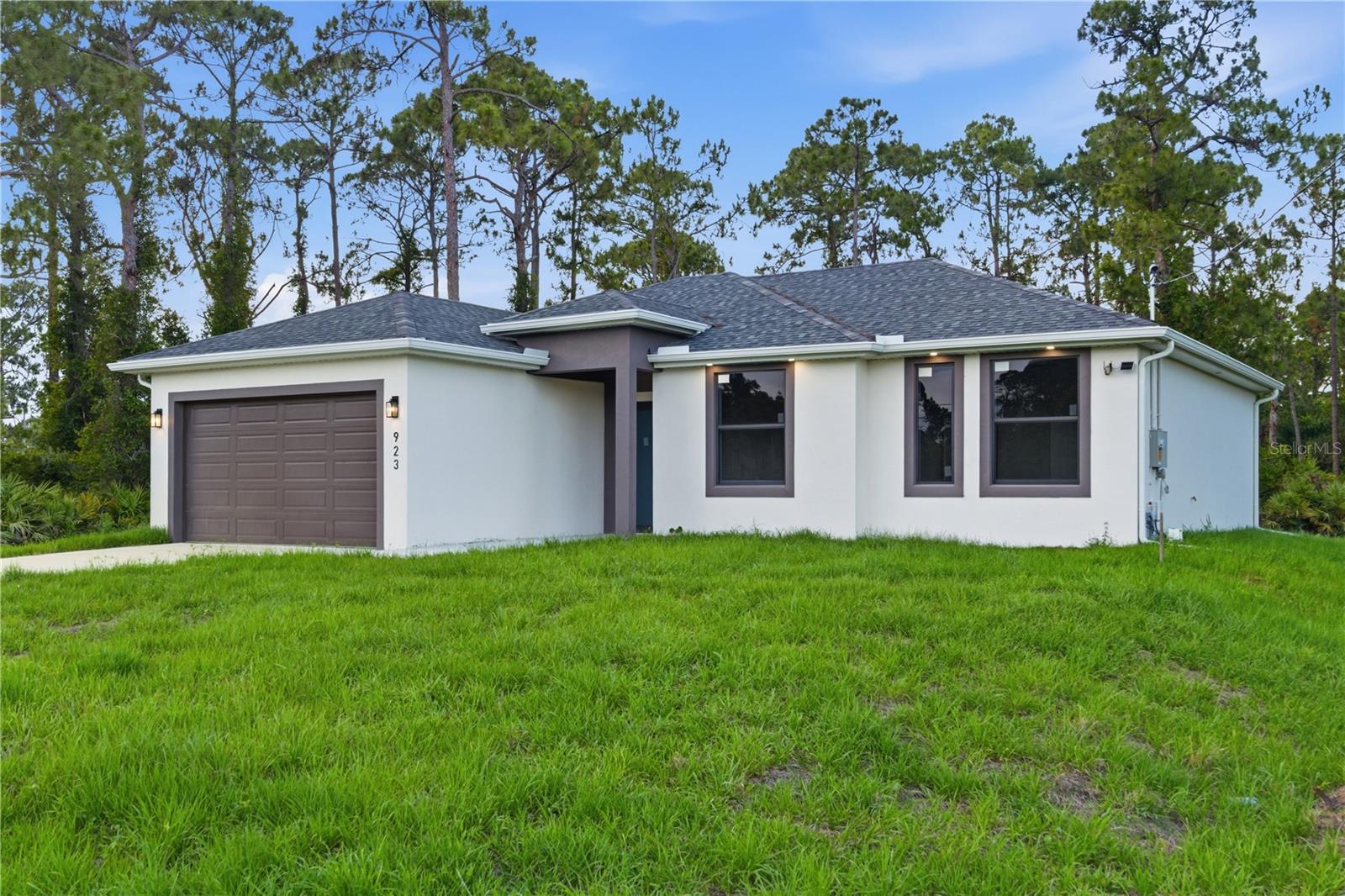 923 MILWAUKEE BLVD, LEHIGH ACRES, FL, 33974